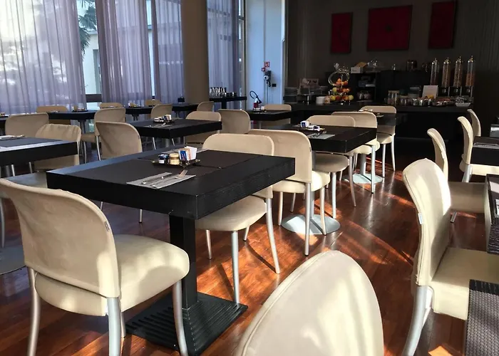 科拉酒店 3* 卡拉泰布里亚恩扎