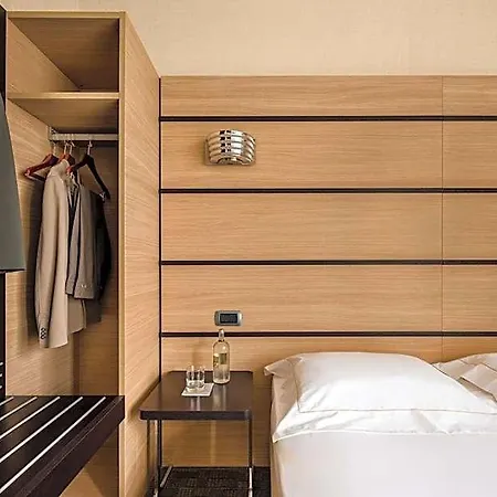 Hotel Cora 3*