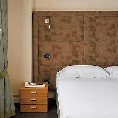 Cora Hotel