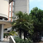Cora Hotel