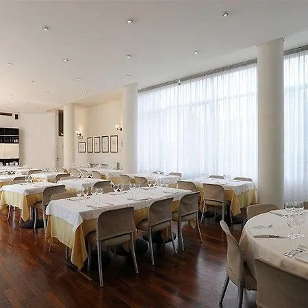 Cora Hotel